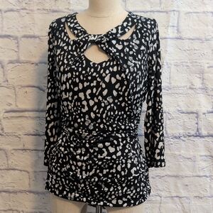 Jennifer Lopez Black & White Patterned Blouse w/ Cutouts - Size X-Large